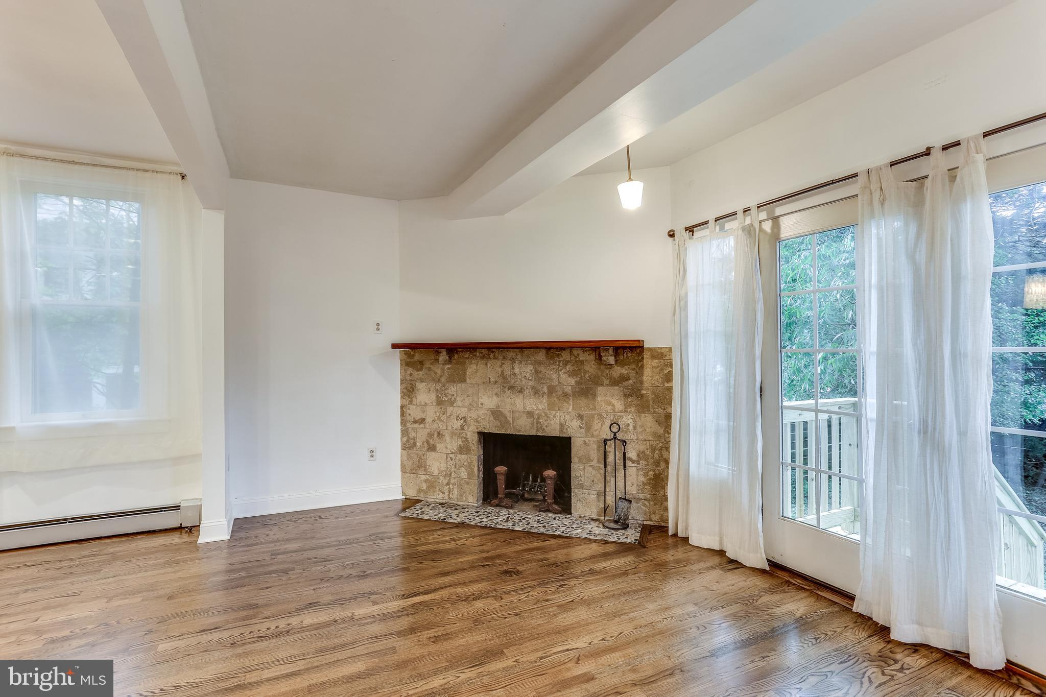 618 Orpington Road Baltimore, MD 21229 - Photo 19 of 35 FAMILY ROOM