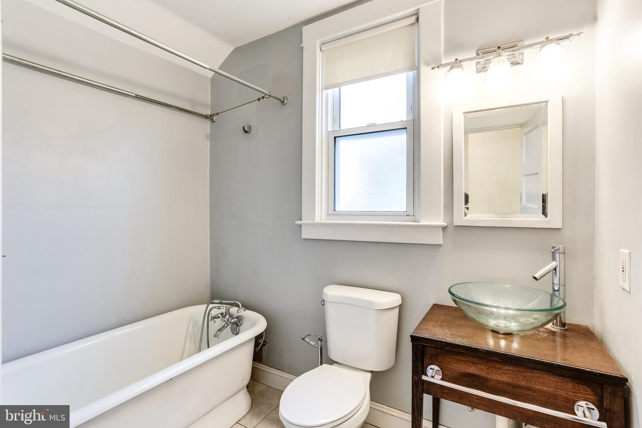 618 Orpington Road Baltimore, MD 21229 - Photo 27 of 35 FULL BATH