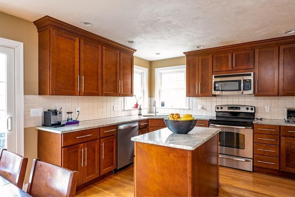 37 Cavanaugh Road Framingham, MA 01701 - Photo 5 of 33 Gallery Image 5