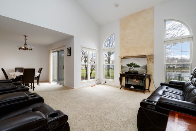 706 Bent Ridge Lane Elgin, IL 60120 - Photo 4 of 32