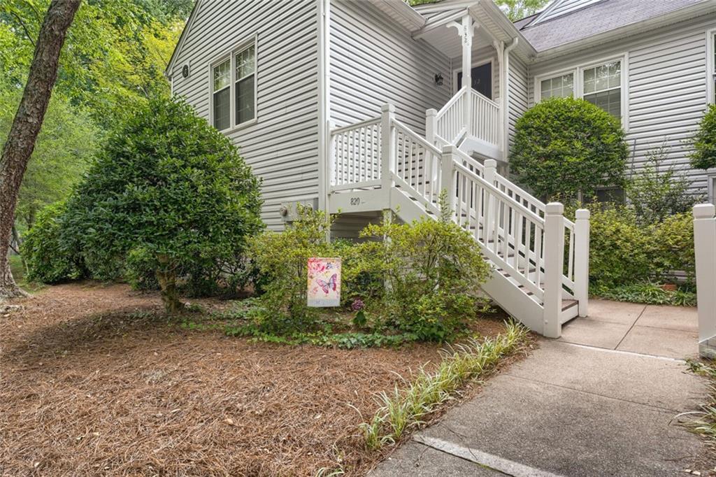 820 Cannon Run Marietta, GA 30064 - Photo 2 of 27