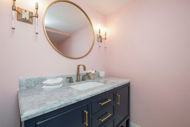 $810,000 | 1101 Oak Ridge Drive, Glencoe, IL 60022