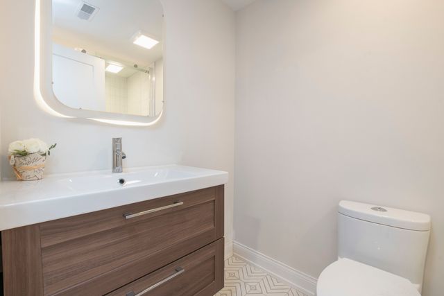 $810,000 | 1101 Oak Ridge Drive, Glencoe, IL 60022