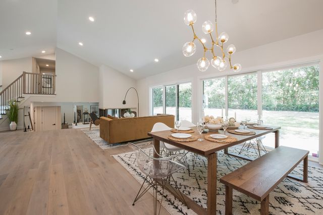 $810,000 | 1101 Oak Ridge Drive, Glencoe, IL 60022