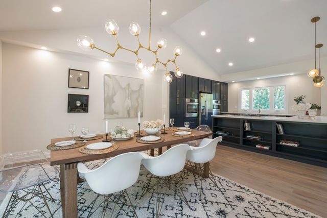 $810,000 | 1101 Oak Ridge Drive, Glencoe, IL 60022