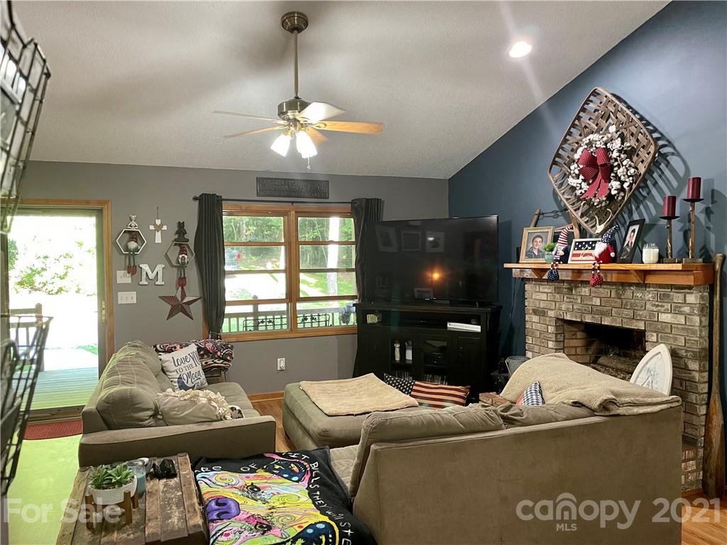514 Uplands Road Brevard, NC 28712 - Photo 11 of 36 Gallery Image 11
