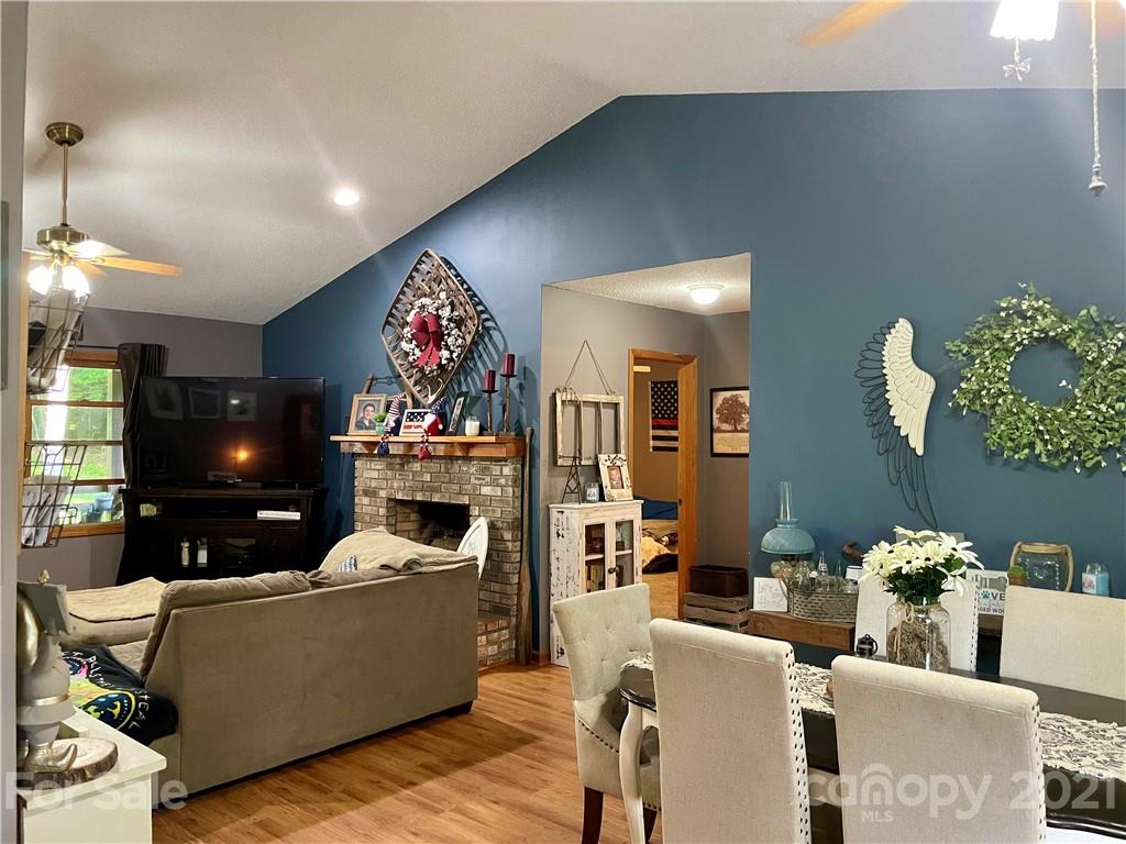 514 Uplands Road Brevard, NC 28712 - Photo 16 of 36 Gallery Image 16