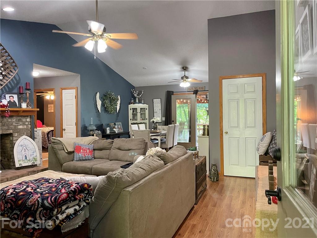 514 Uplands Road Brevard, NC 28712 - Photo 9 of 36 Gallery Image 9
