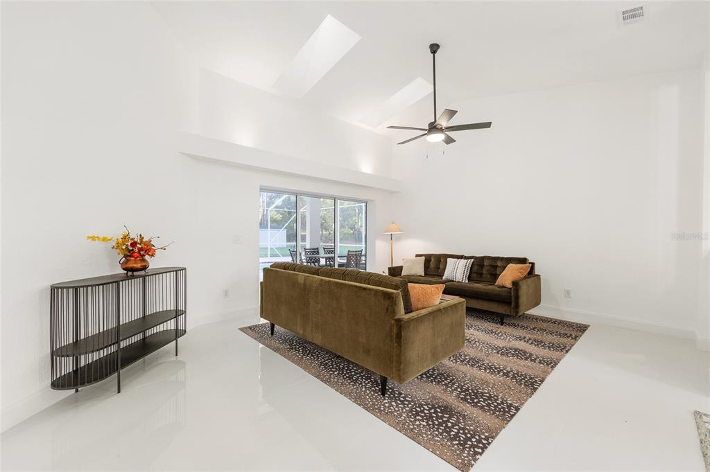 10043 Southwest 202nd Circle Dunnellon, FL 34431 - Photo 14 of 68