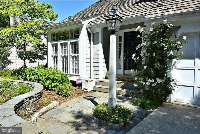 11610 Springhouse Place Reston, VA 20194 - Photo 2 of 30 Exterior (Front)
