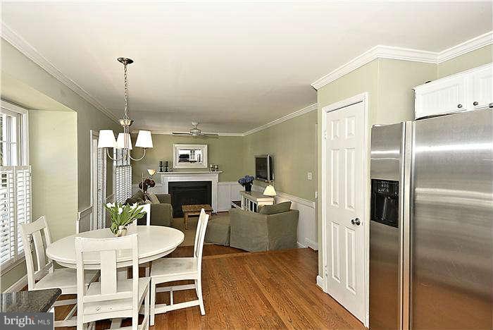 11610 Springhouse Place Reston, VA 20194 - Photo 11 of 30 Kitchen