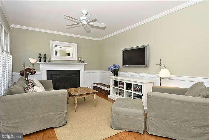 11610 Springhouse Place Reston, VA 20194 - Photo 12 of 30 Family Room