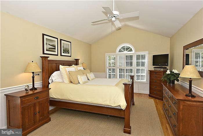 11610 Springhouse Place Reston, VA 20194 - Photo 14 of 30 Bedroom (Master)
