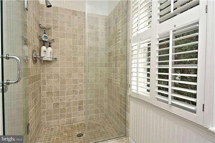 11610 Springhouse Place Reston, VA 20194 - Photo 18 of 30 Bath (Master)