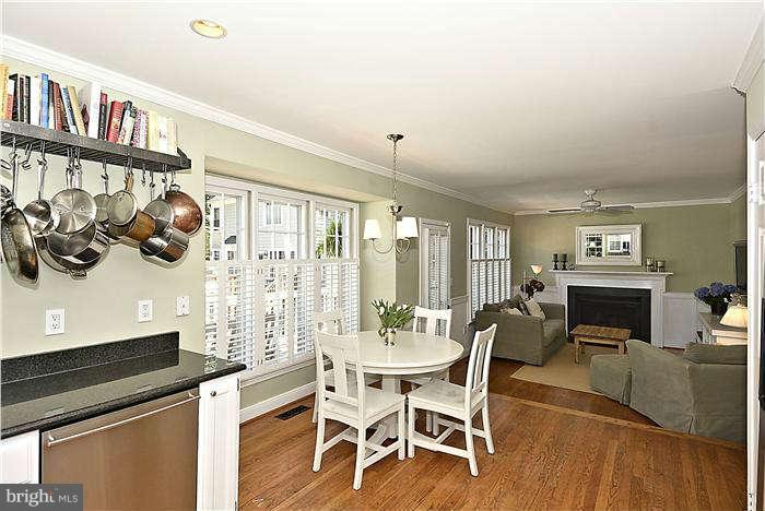 11610 Springhouse Place Reston, VA 20194 - Photo 10 of 30 Kitchen