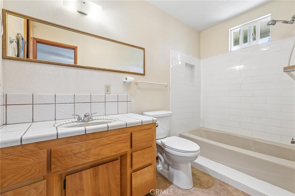 335 Phillips Templeton, CA 93465 - Photo 17 of 35 Bathroom1