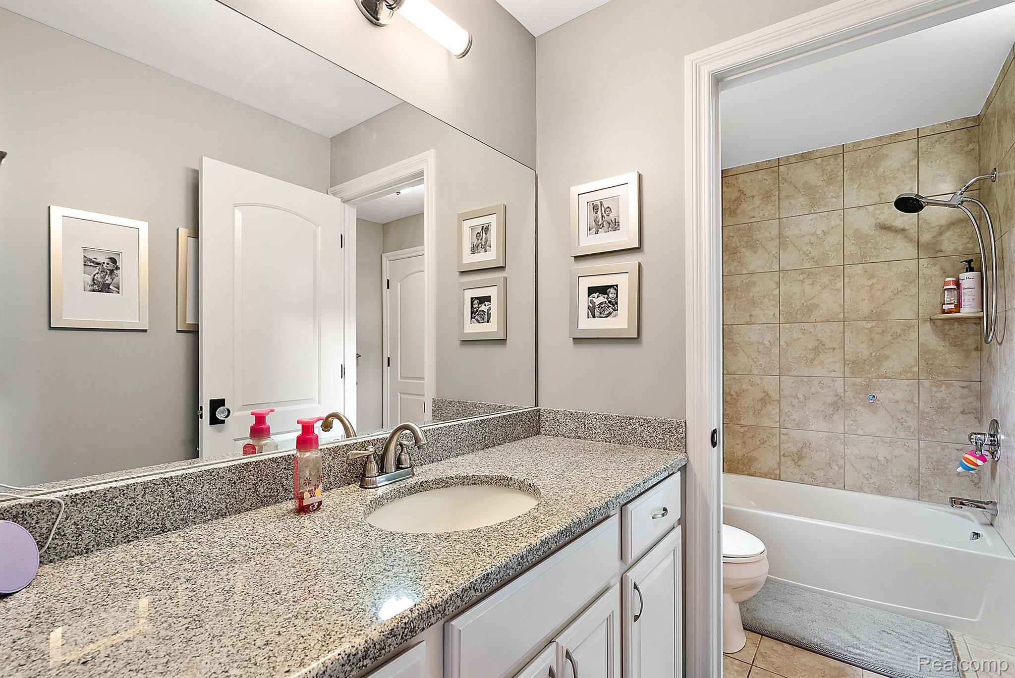 2855 Ambleside Court Rochester, MI 48306 - Photo 64 of 89 Gallery Image 64