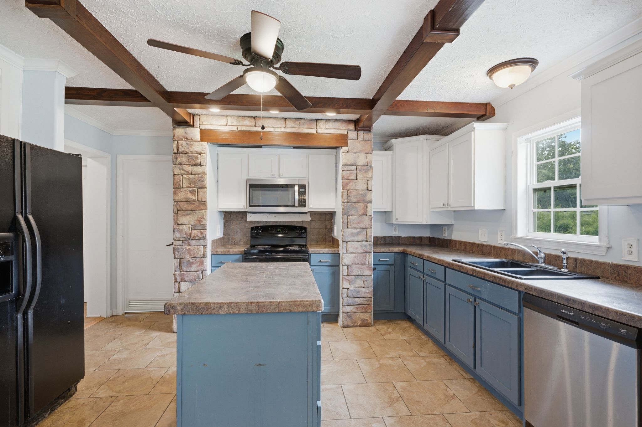 2594 Sylvia Road Dickson, TN 37055 - Photo 8 of 33