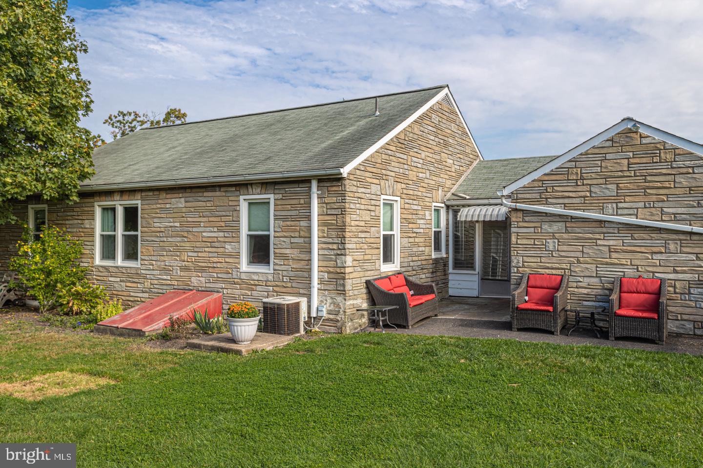 654 County Line Road Telford, PA 18969 - Photo 11 of 35