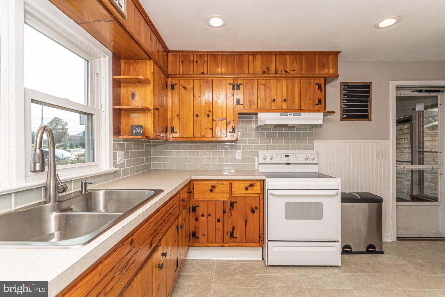 654 County Line Road Telford, PA 18969 - Photo 23 of 35