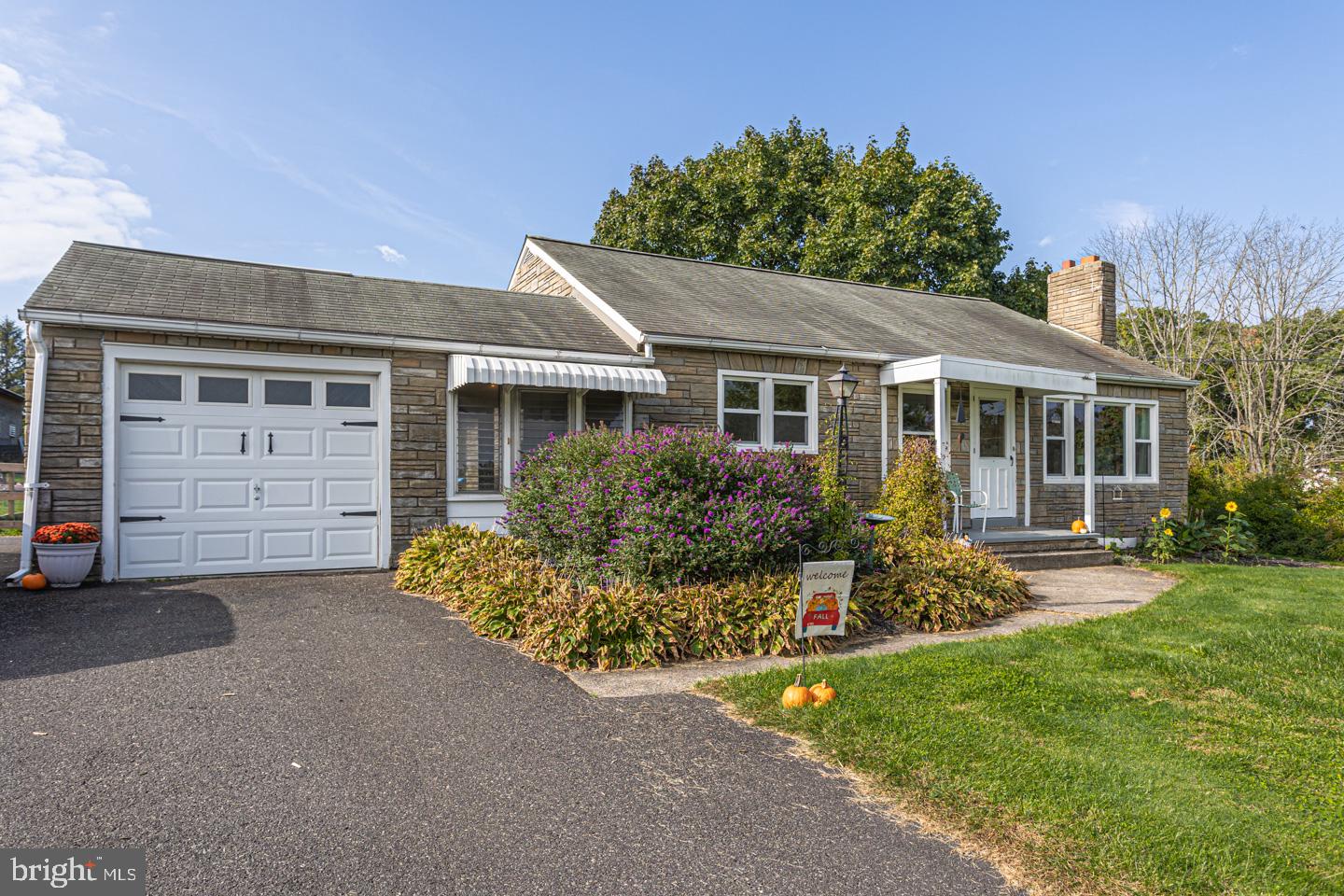 654 County Line Road Telford, PA 18969 - Photo 5 of 35