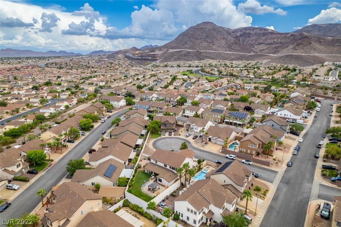 834 Entrada Ridge Avenue Henderson, NV 89012 - Photo 5 of 53 Gallery Image 5