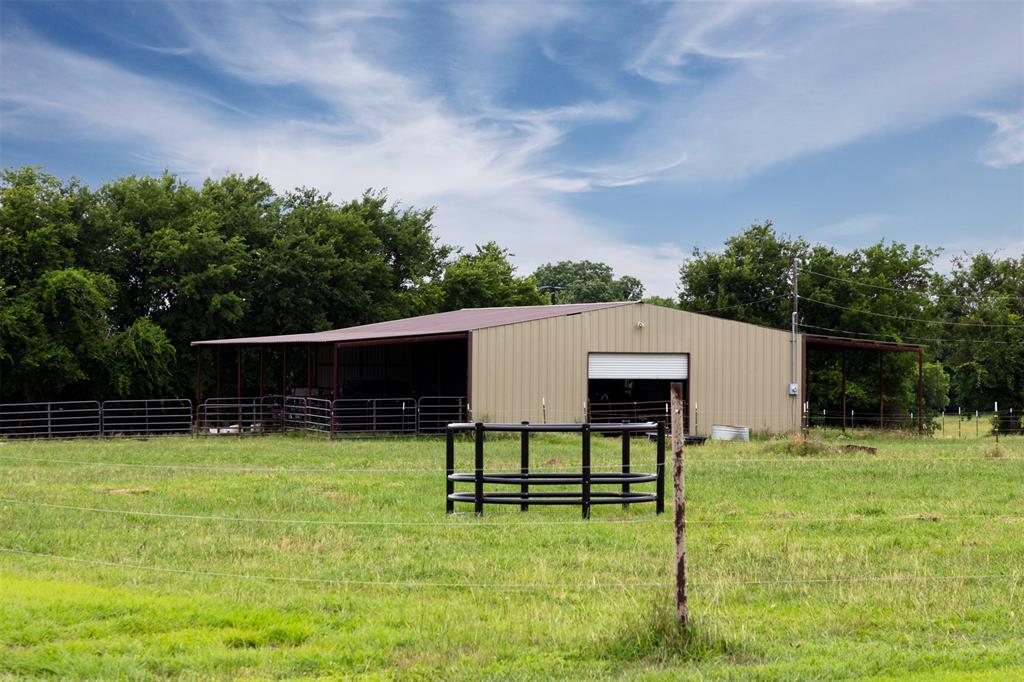 191 Bell Road Van Alstyne, TX 75495 - Photo 3 of 40