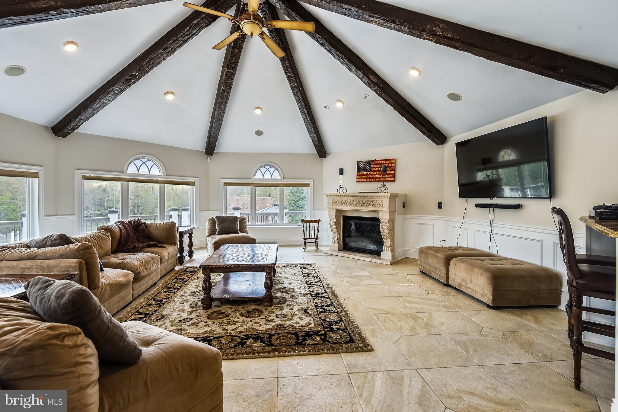 20179 Gleedsville Road Leesburg, VA 20175 - Photo 10 of 78 Grand oversized family room