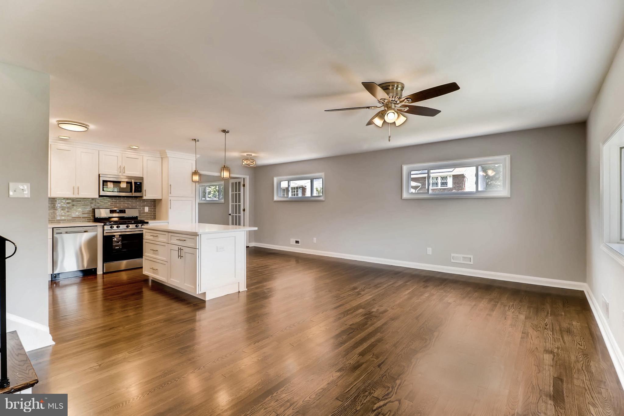 8406 Bayberry Road Baltimore, MD 21234 - Photo 5 of 28 Living Room