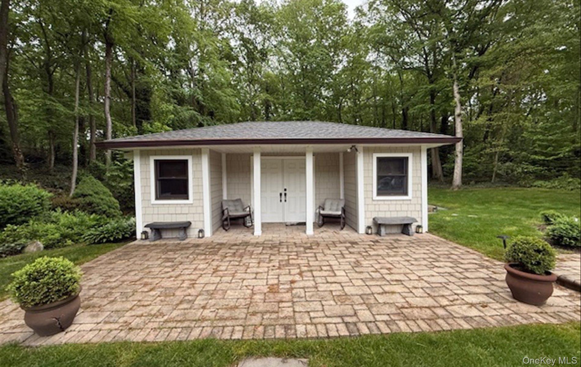 15 Tiber Road Syosset, NY 11791 - Photo 36 of 50