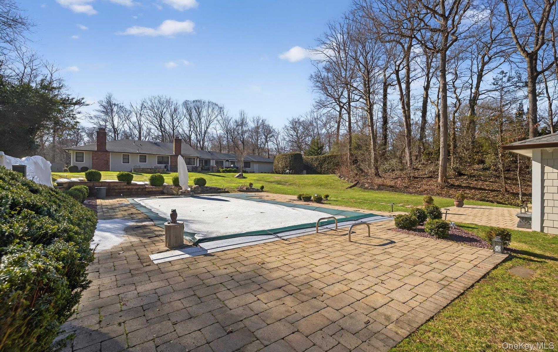 15 Tiber Road Syosset, NY 11791 - Photo 38 of 46