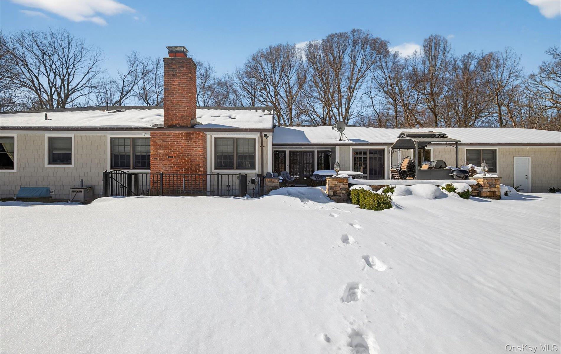 15 Tiber Road Syosset, NY 11791 - Photo 44 of 50