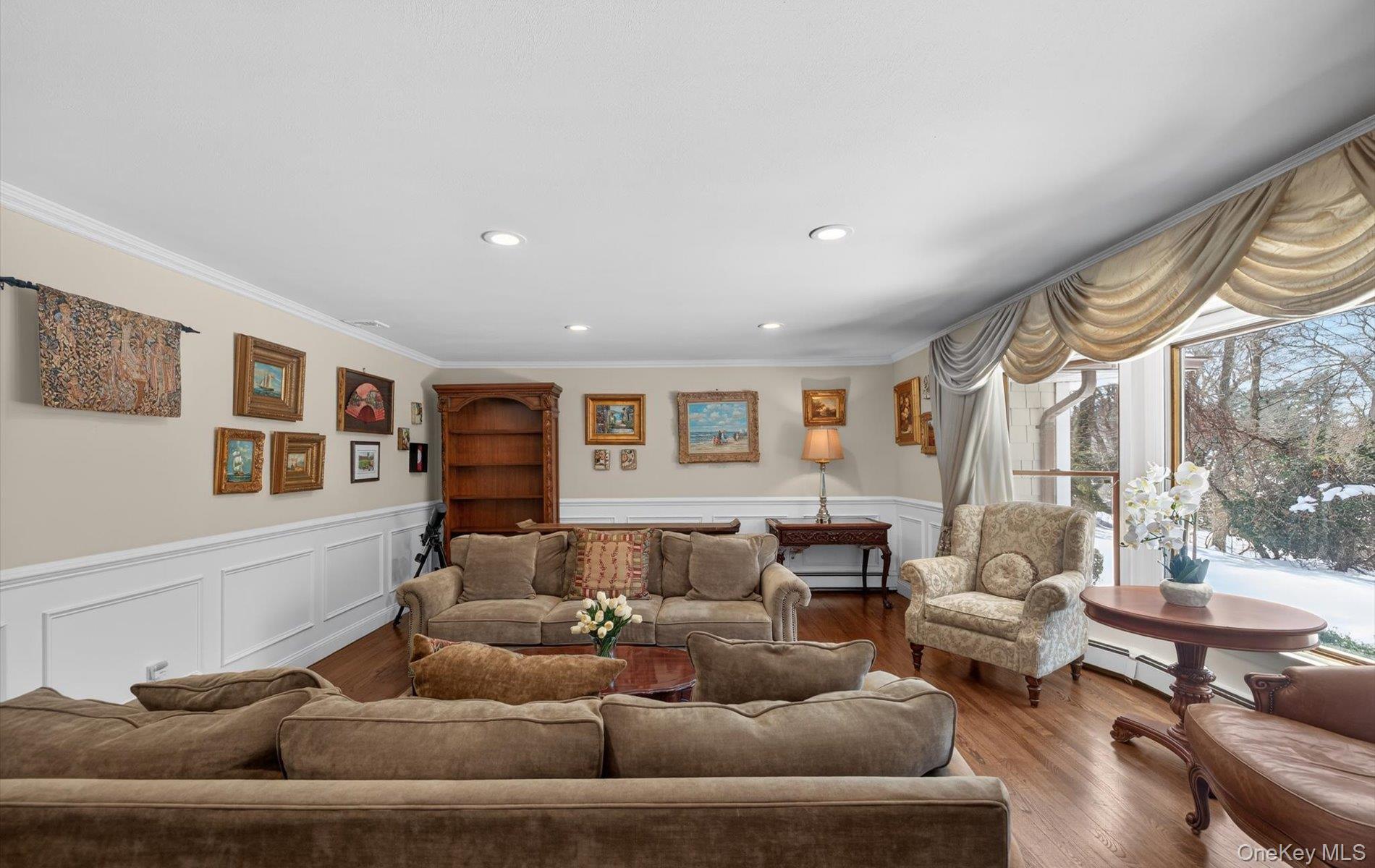 15 Tiber Road Syosset, NY 11791 - Photo 5 of 50