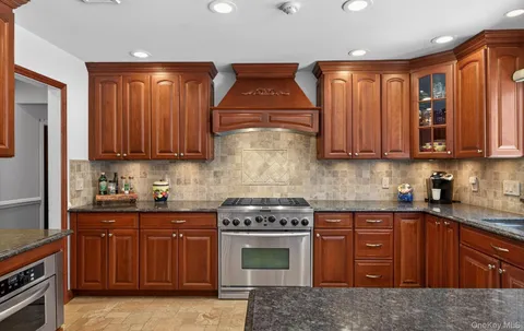 $2,899,999 | 15 Tiber Road, Syosset, NY 11791