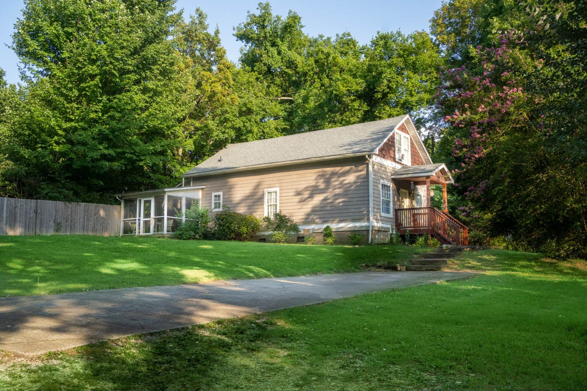 1945 Neelys Bend Road Madison, TN 37115 - Photo 4 of 49 Gallery Image 4