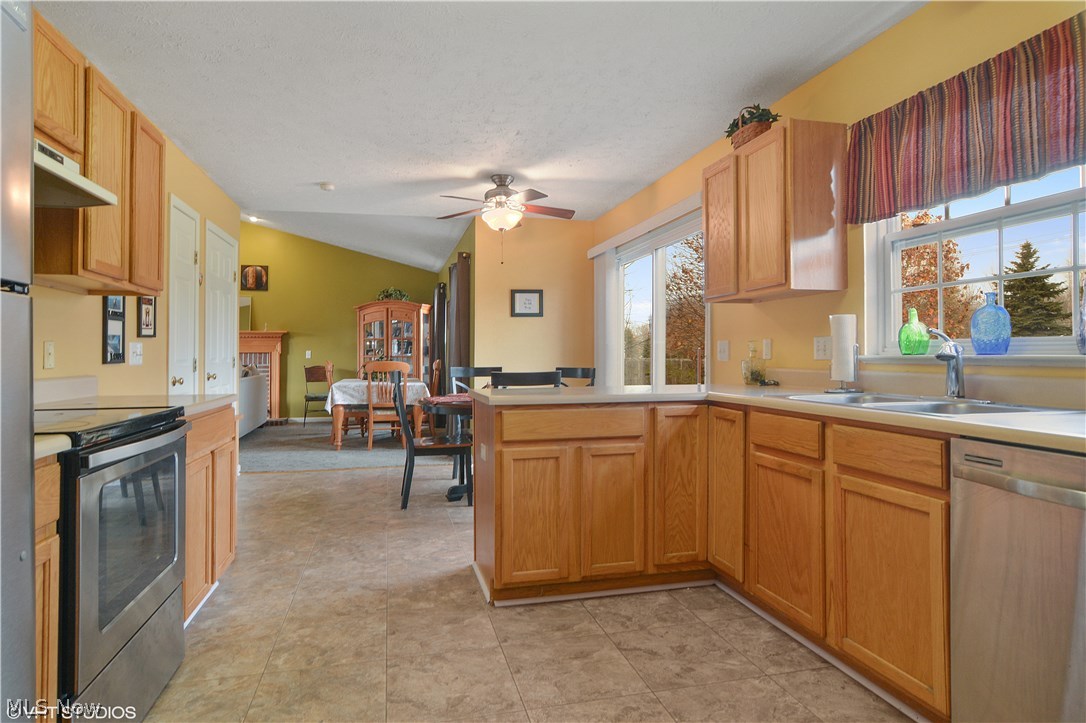 278 Sandstone Ridge Way Berea, OH 44017 - Photo 10 of 20 Gallery Image 10