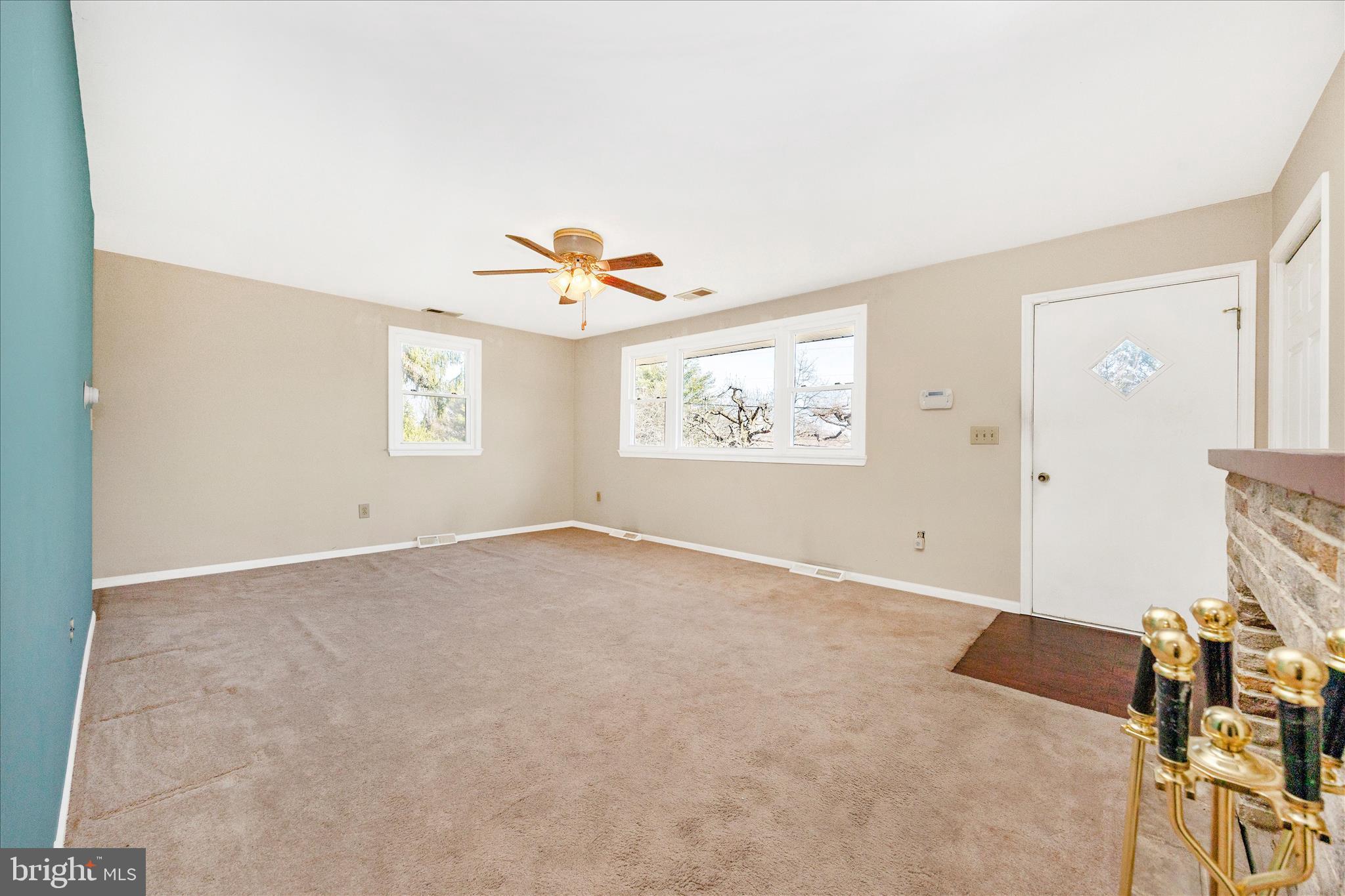 13140 Triadelphia Road Ellicott City, MD 21042 - Photo 6 of 51 Living Room