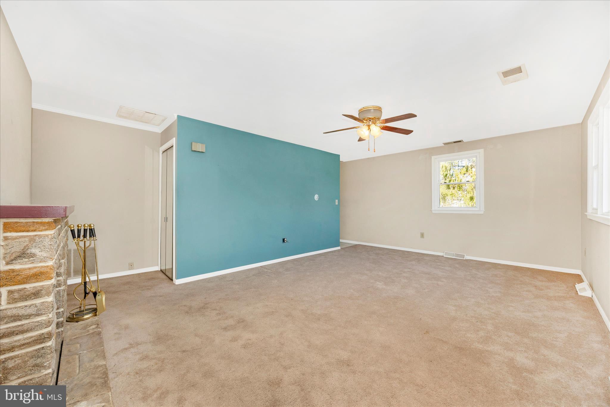 13140 Triadelphia Road Ellicott City, MD 21042 - Photo 7 of 51 Living Room
