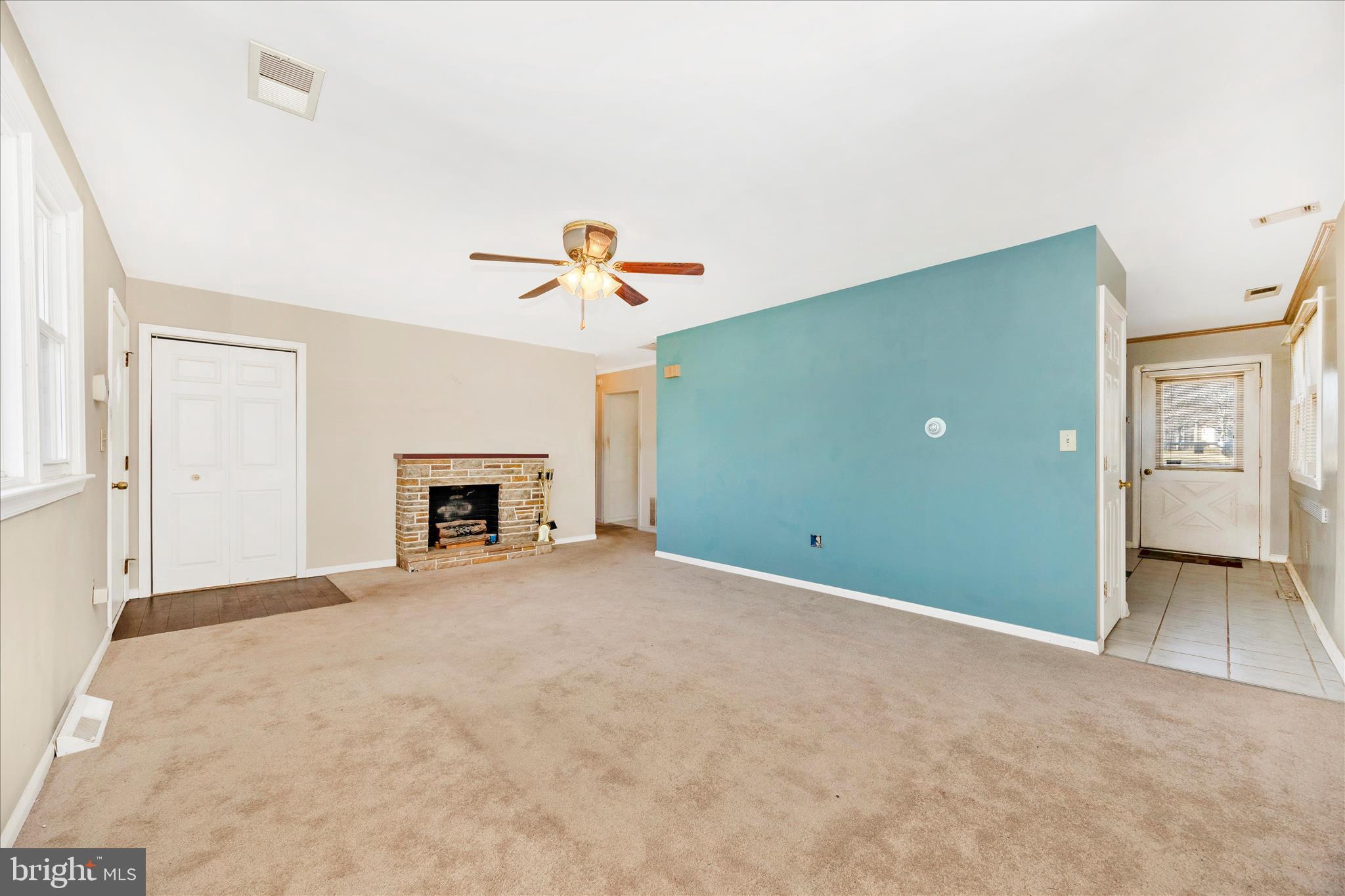 13140 Triadelphia Road Ellicott City, MD 21042 - Photo 8 of 51 Living Room