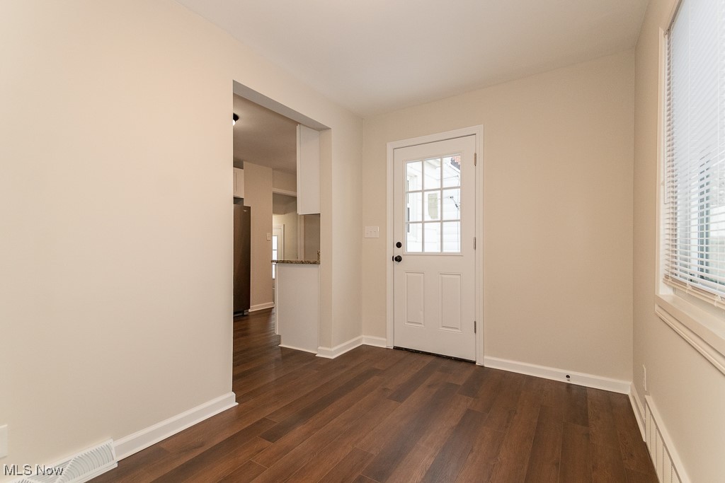 29945 Elgin Road Wickliffe, OH 44092 - Photo 7 of 25 Gallery Image 7