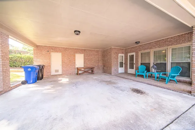 a view of a storage & utility room