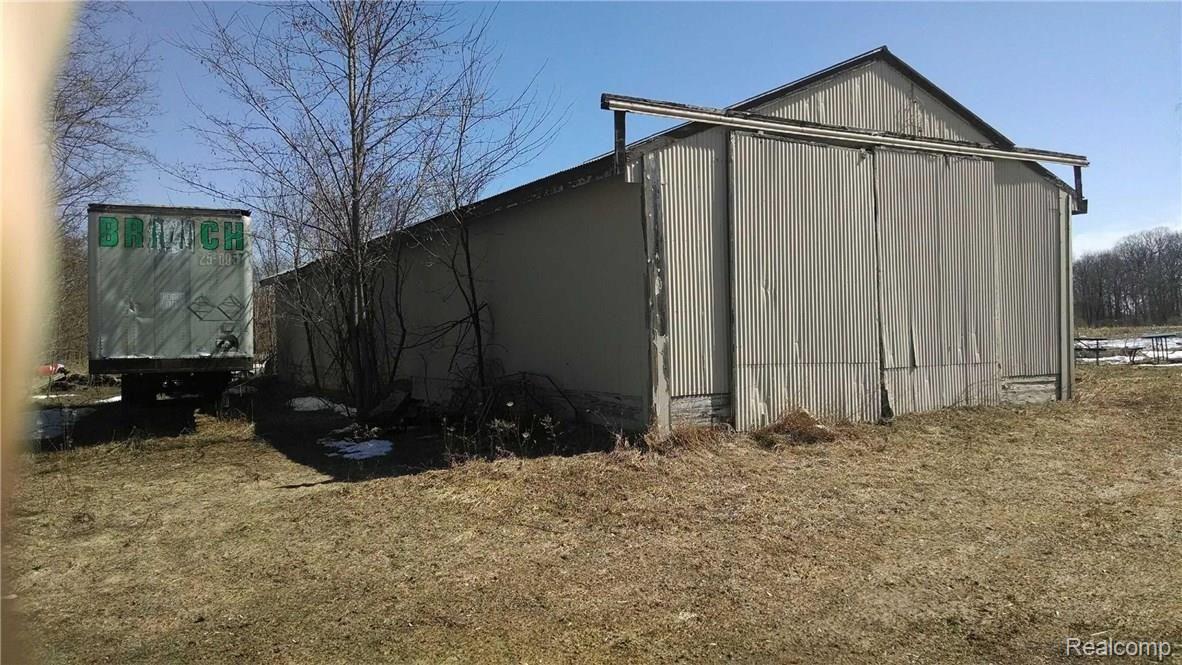 2375 East Rose Center Road Holly, MI 48442 - Photo 8 of 8 image.jpg