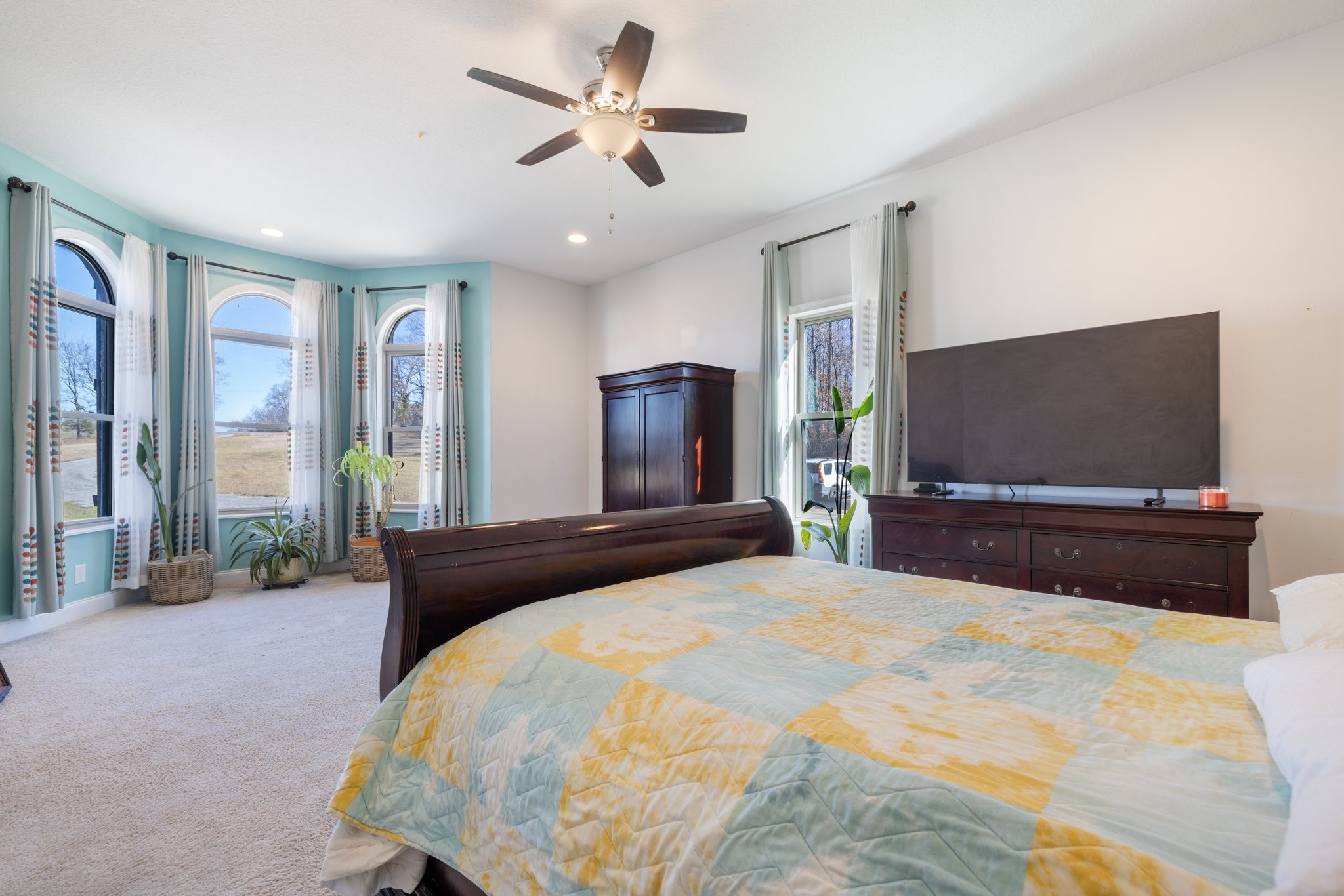 4785 Pulliam-Hardaway Road Springfield, TN 37172 - Photo 18 of 67 a bedroom with a bed and a flat screen tv