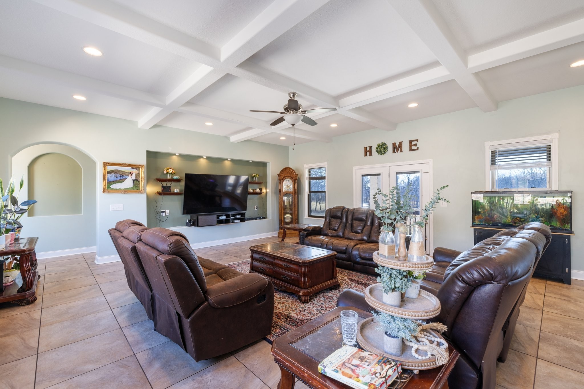 4785 Pulliam-Hardaway Road Springfield, TN 37172 - Photo 27 of 67 a living room with furniture and a flat screen tv