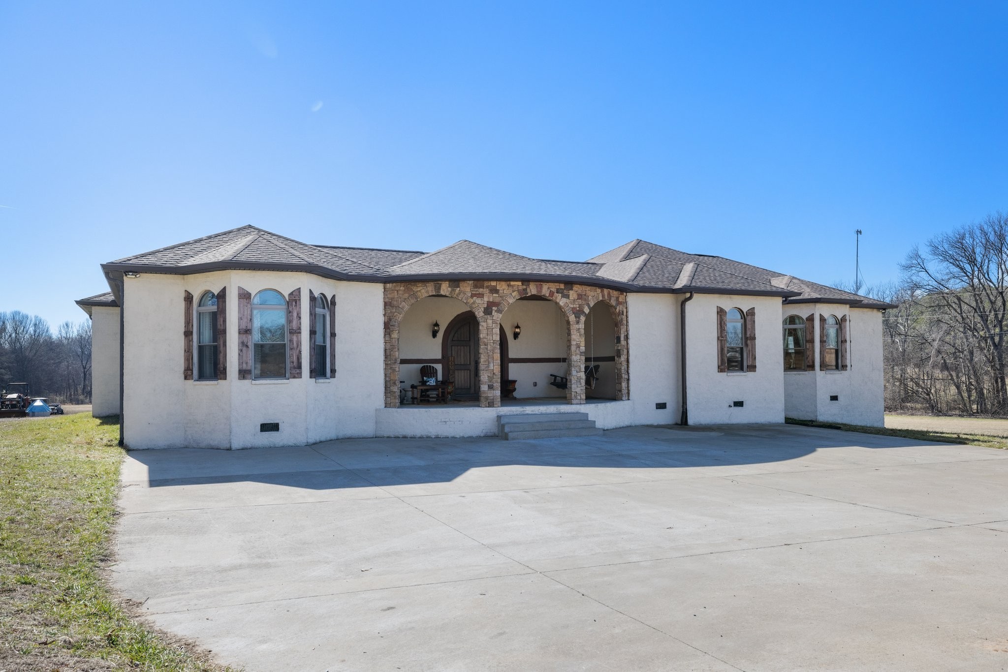 4785 Pulliam-Hardaway Road Springfield, TN 37172 - Photo 3 of 67 a front view of a house with a yard
