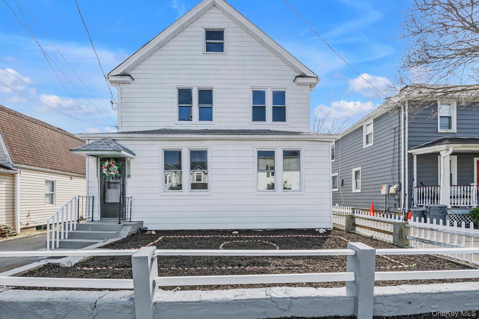 31 Walters Avenue Syosset, NY 11791 - Photo 1 of 26