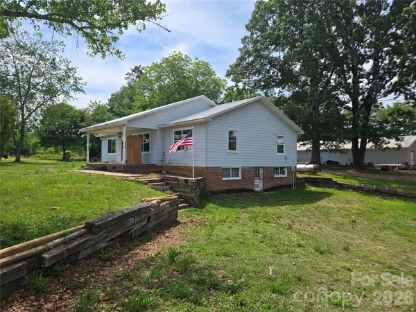 $299,900 | 1127 North Mountain Street, Blacksburg, SC 29702