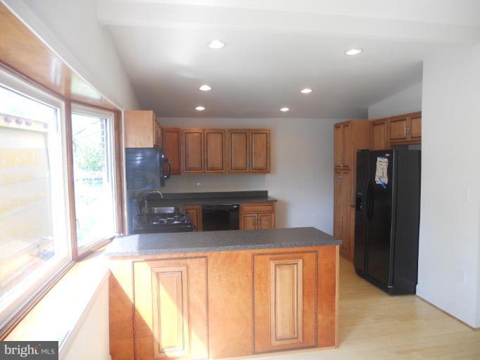 1076 Ruatan Street Silver Spring, MD 20903 - Photo 12 of 20 Kitchen/Dining Room