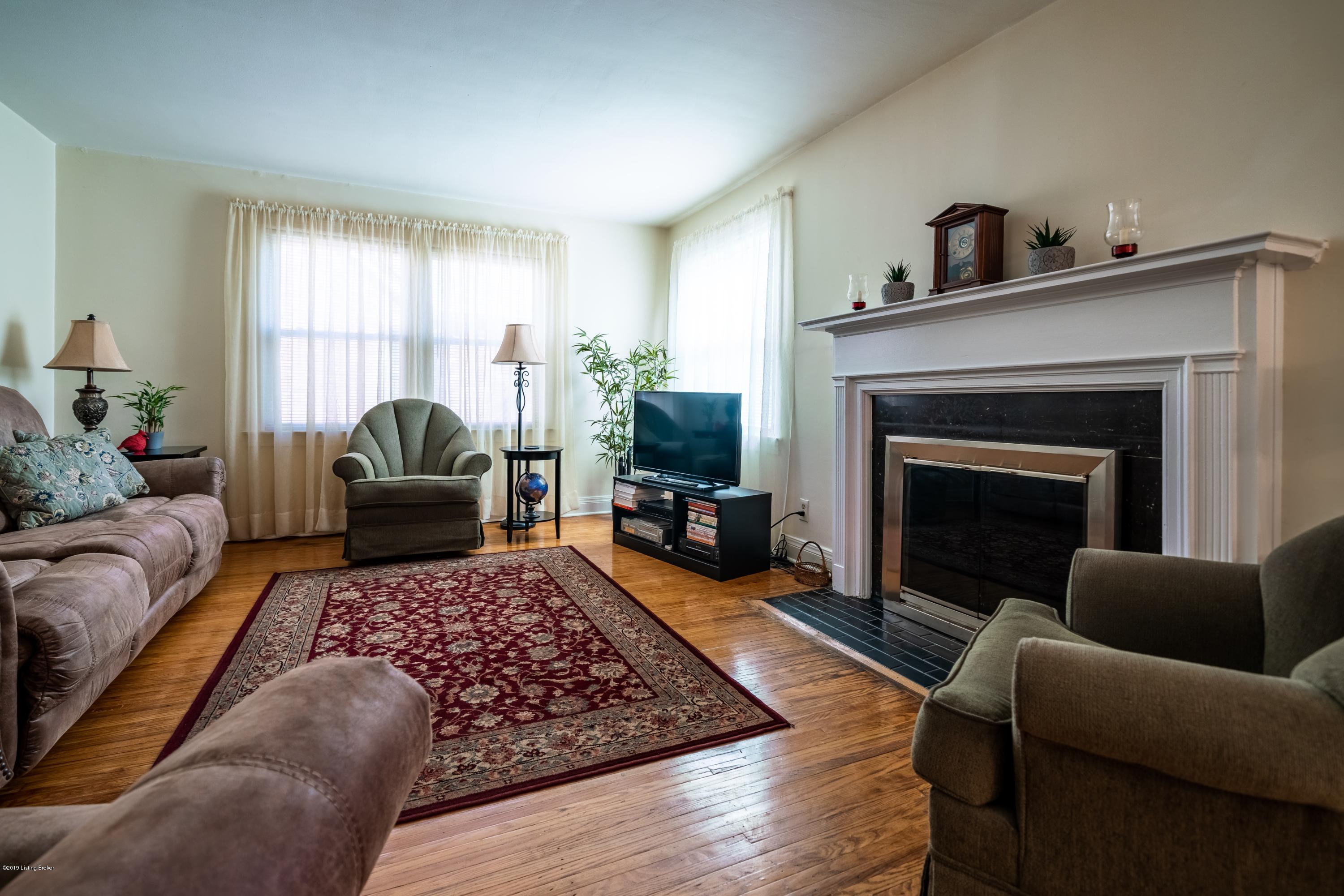 224 Ring Road Louisville, KY 40207 - Photo 3 of 47 224 Ring Rd 11059