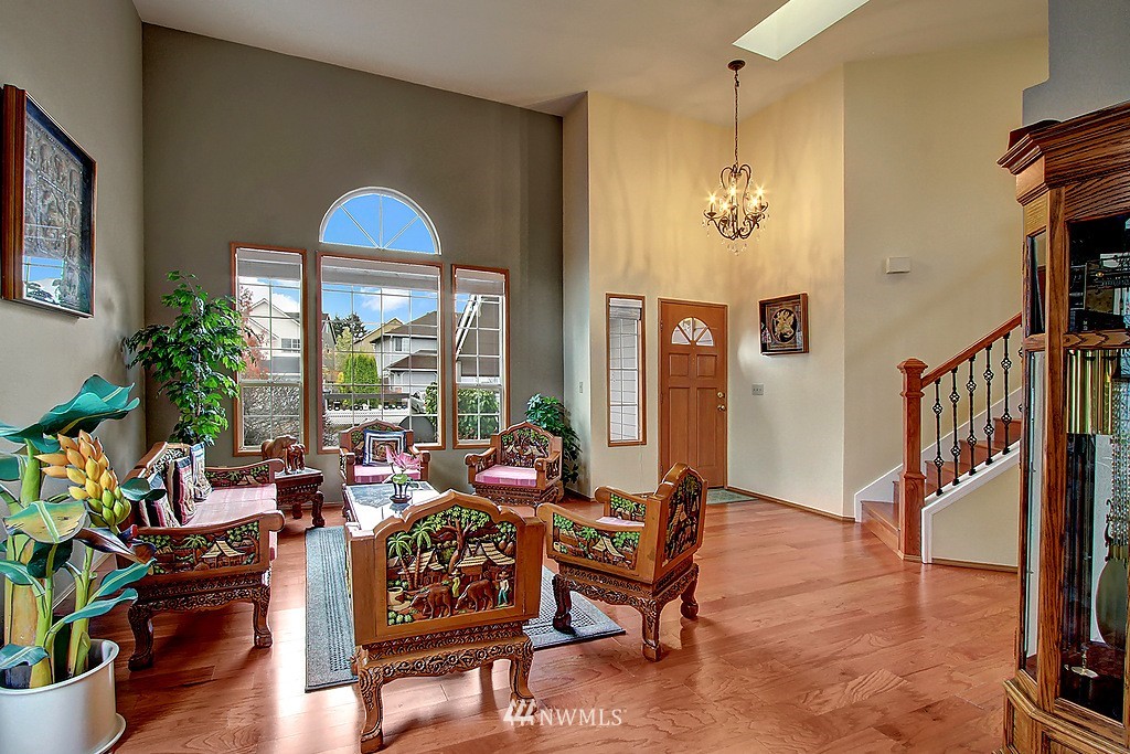901 234th Street Southeast Bothell, WA 98021 - Photo 4 of 19